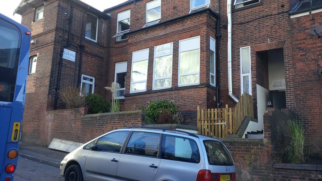Quick Stop Uk Sheffield Exterior photo